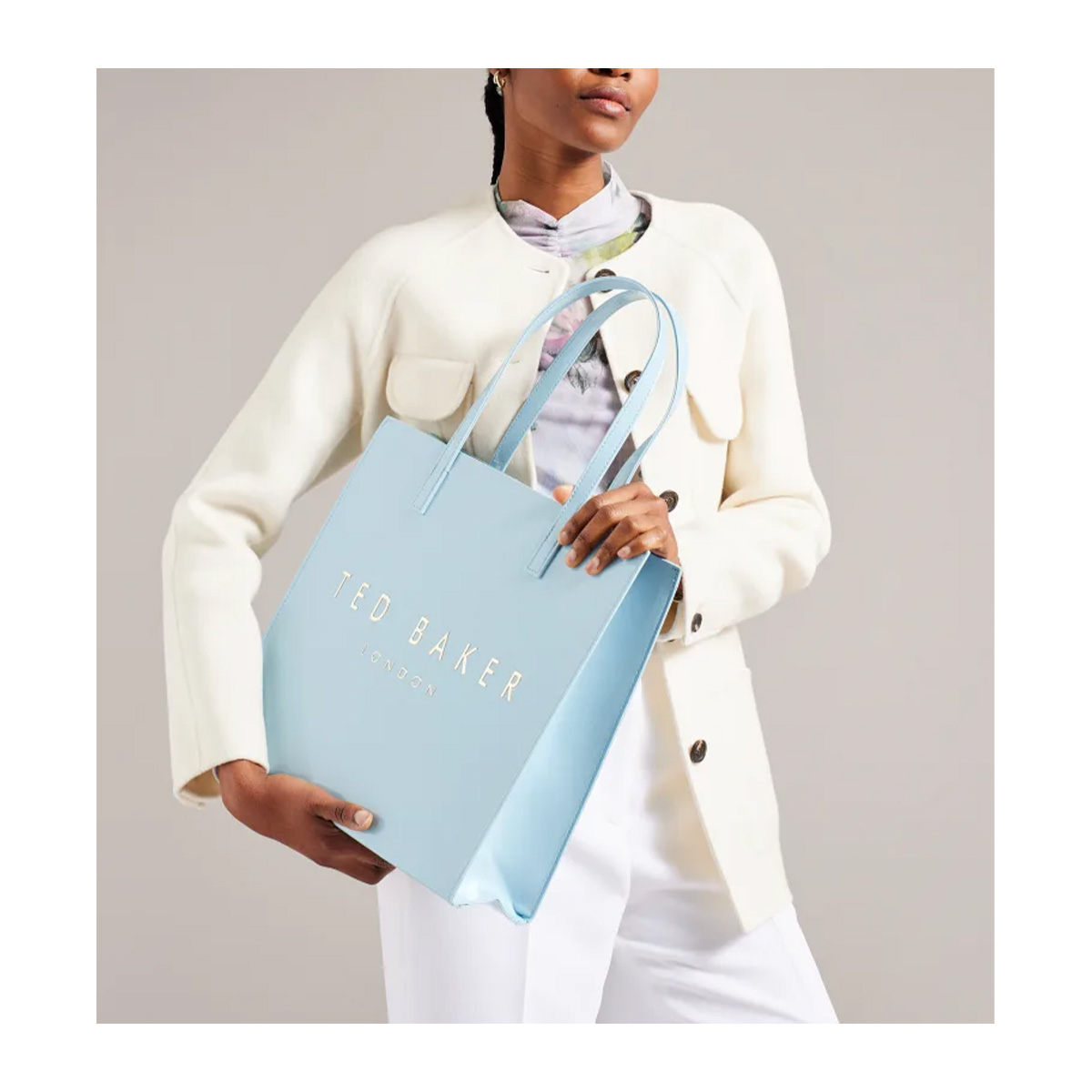 TED BAKER クロコエンボス ラージ トート メタリックシルバー SUKICON - Metallic Croc Texture Wide Icon Tote Bag